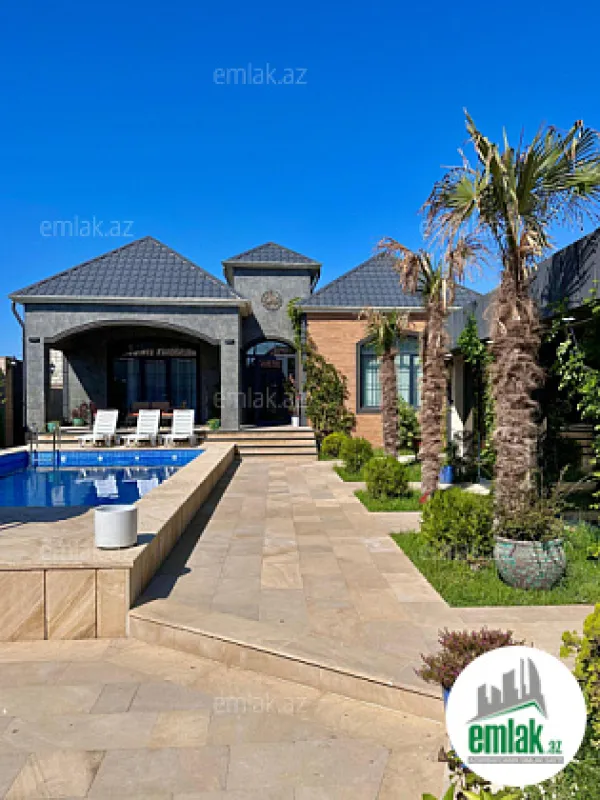 Satılır 4 otaqlı mənzil 240 m²