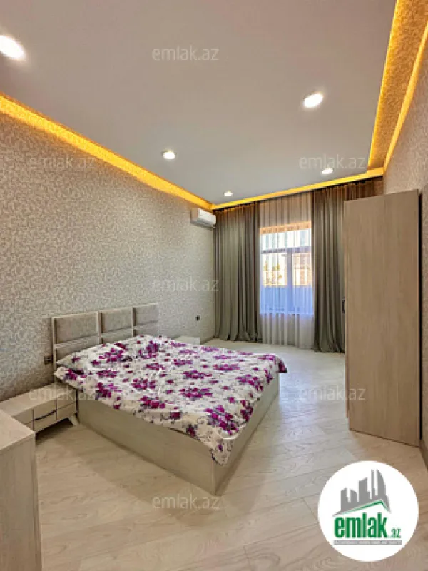 Satılır 4 otaqlı mənzil 240 m²