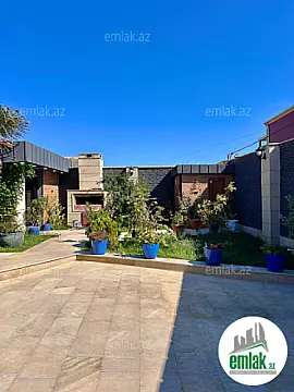 Satılır 4 otaqlı mənzil 240 m²