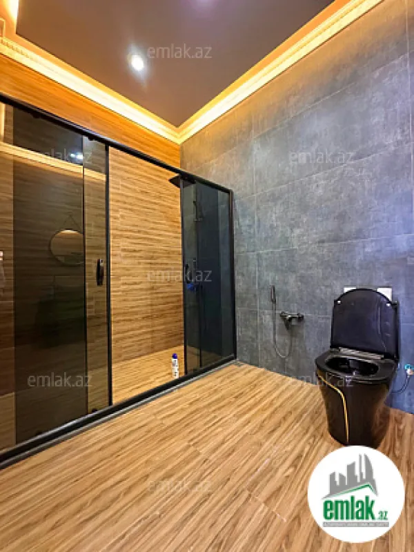 Satılır 4 otaqlı mənzil 240 m²