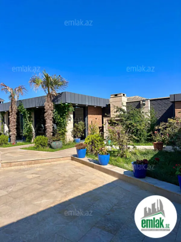 Satılır 4 otaqlı mənzil 240 m²