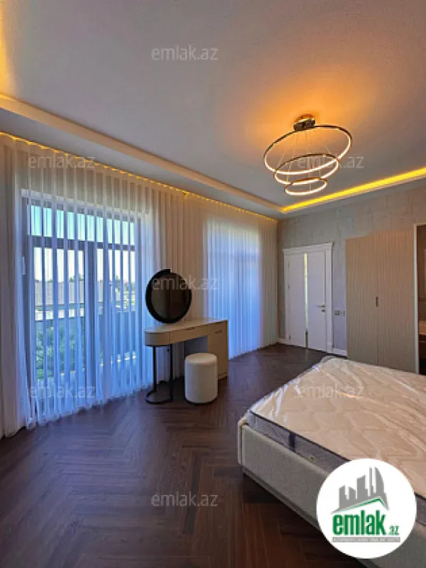 Satılır 6 otaqlı mənzil 300 m²