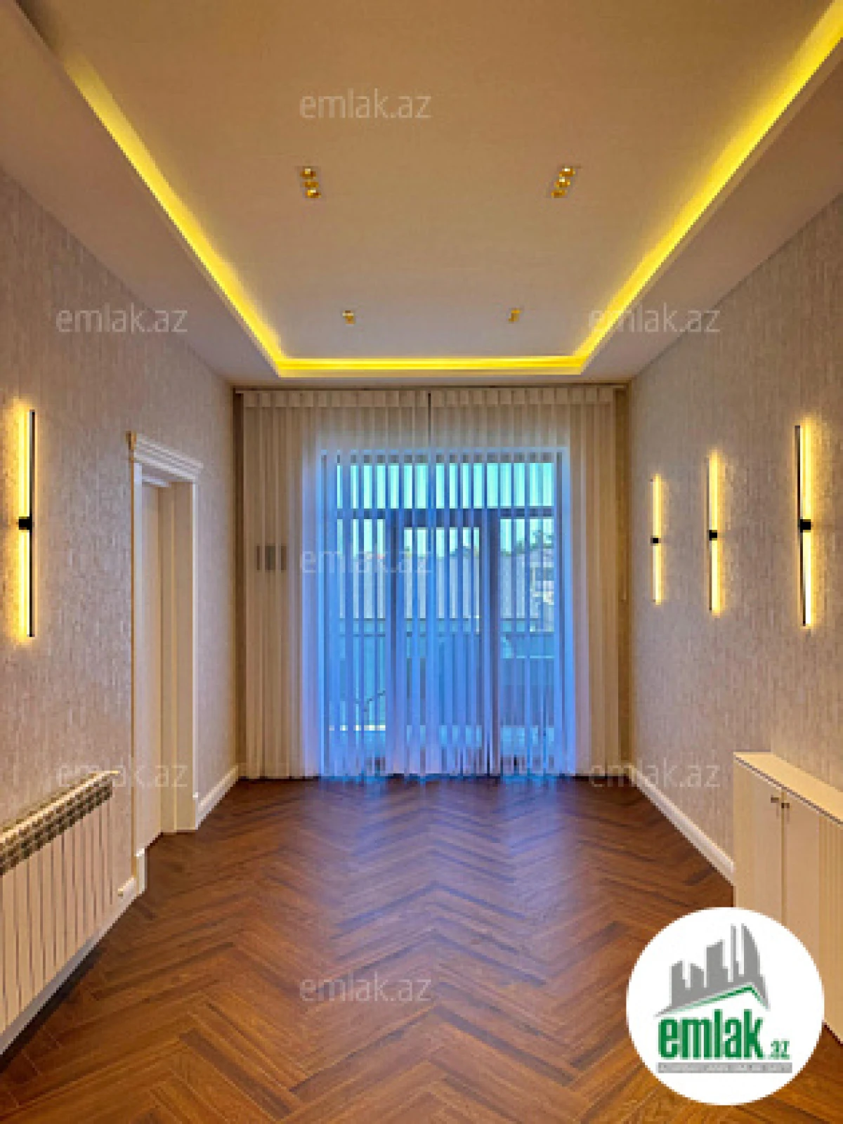 Satılır 6 otaqlı mənzil 300 m²