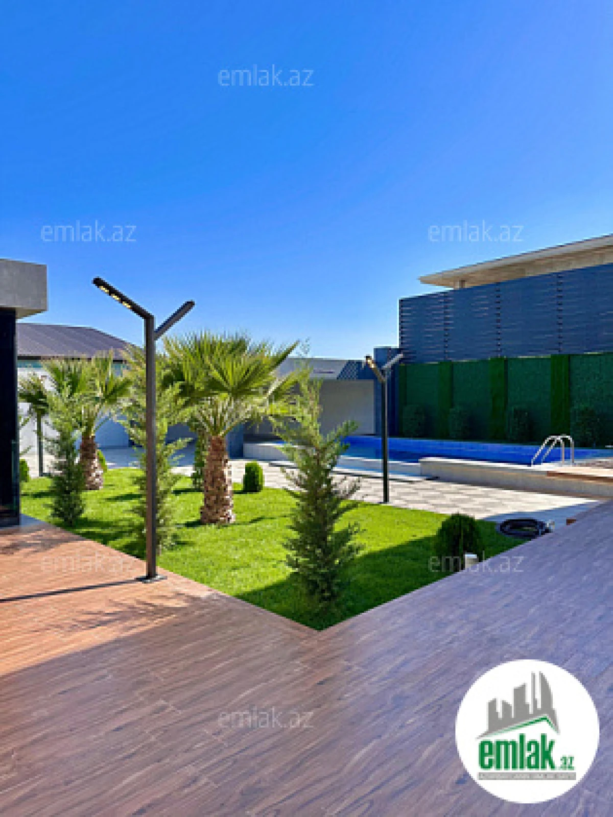 Satılır 6 otaqlı mənzil 300 m²