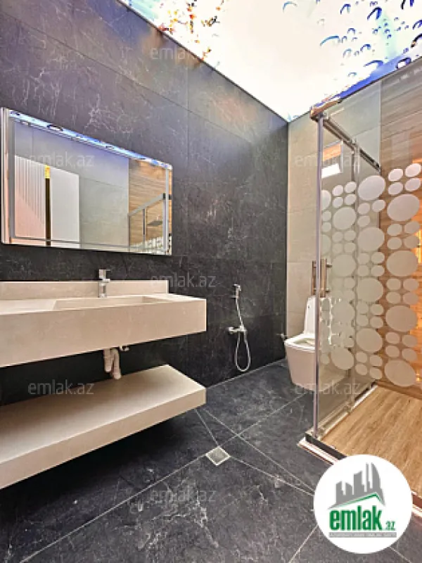 Satılır 6 otaqlı mənzil 300 m²