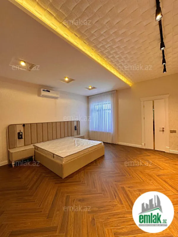 Satılır 6 otaqlı mənzil 300 m²