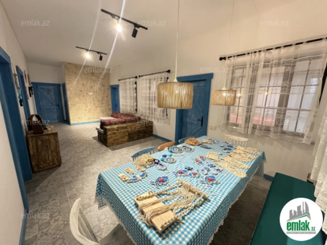 Satılır 4 otaqlı mənzil 140 m²