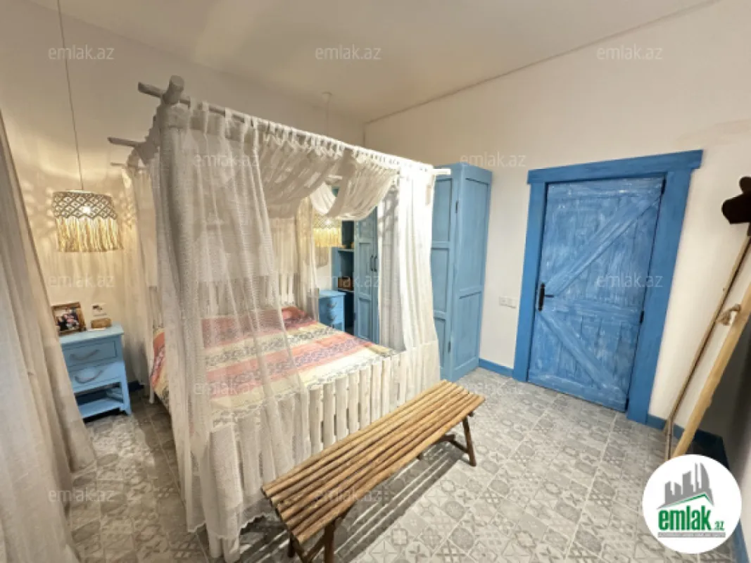 Satılır 4 otaqlı mənzil 140 m²