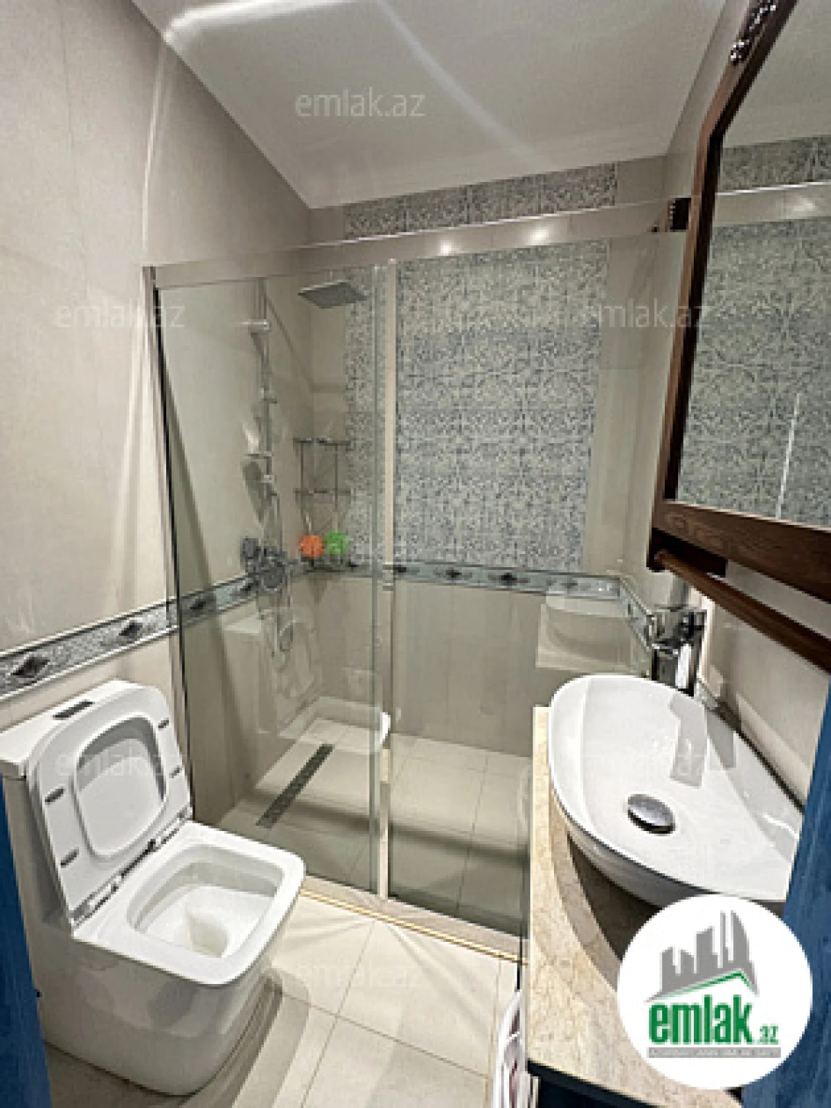 Satılır 4 otaqlı mənzil 140 m²