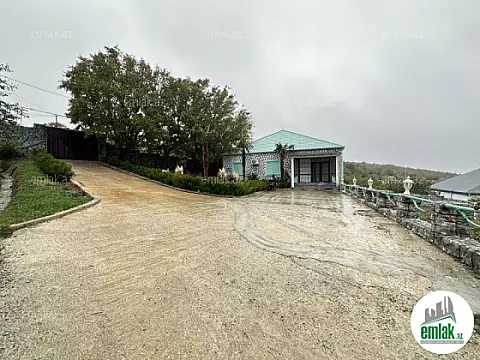 Satılır 4 otaqlı mənzil 140 m²