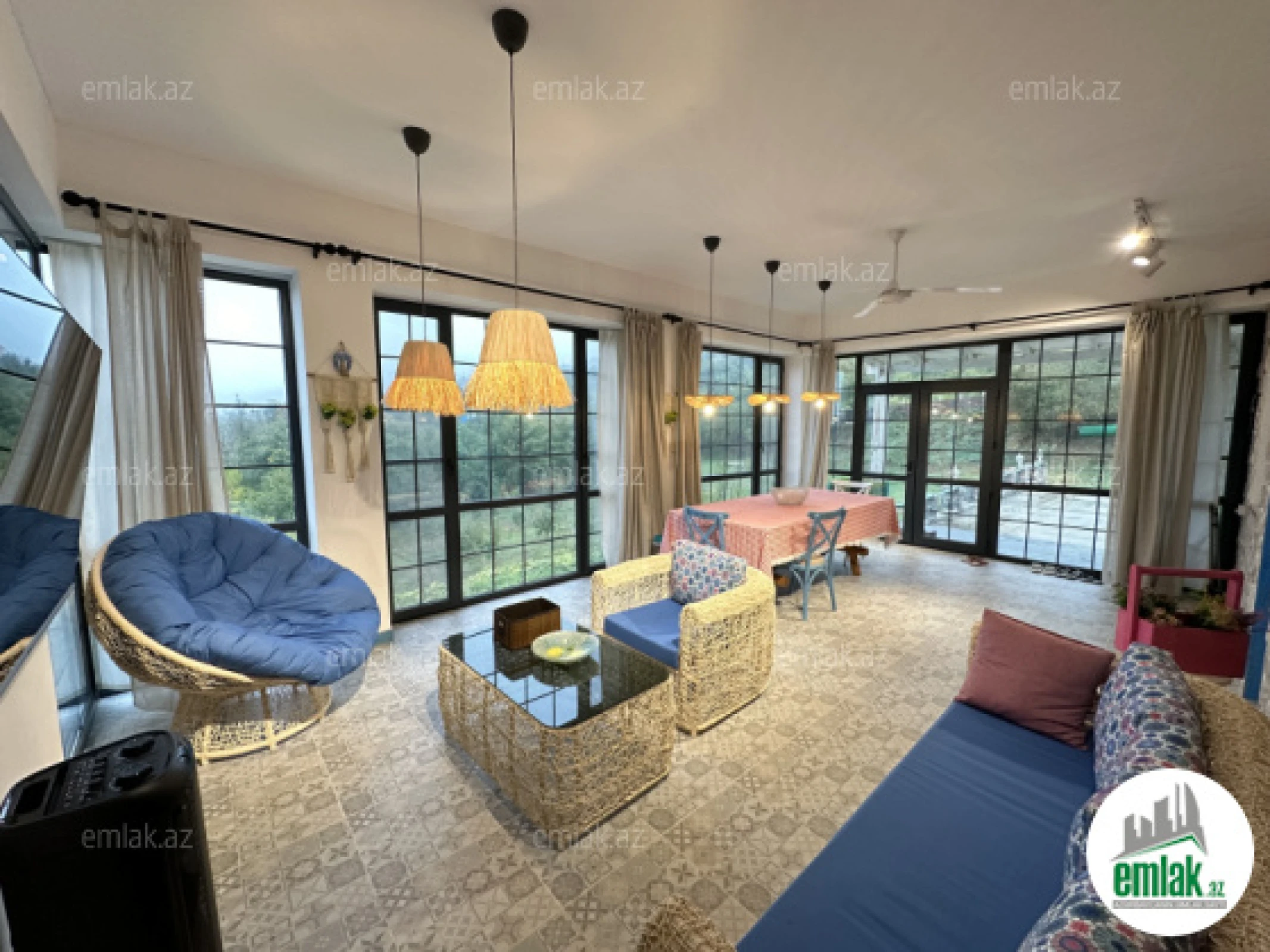 Satılır 4 otaqlı mənzil 140 m²