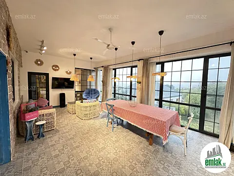 Satılır 4 otaqlı mənzil 140 m²