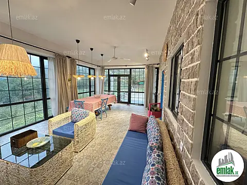 Satılır 4 otaqlı mənzil 140 m²