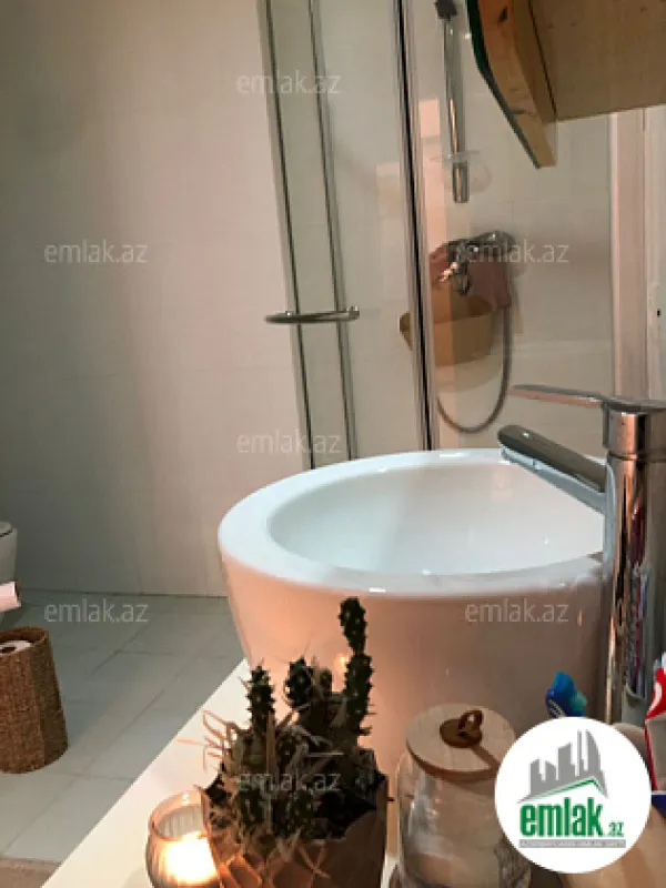 Satılır 6 otaqlı yeni tikili 435.5 m²