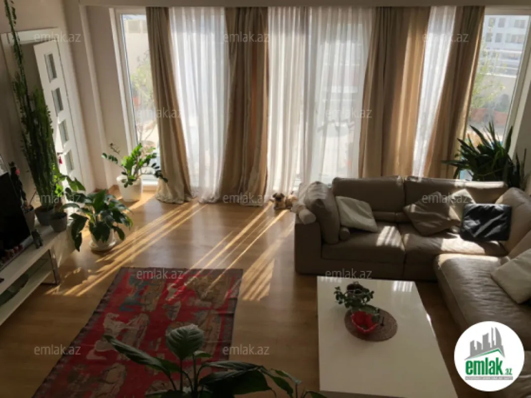 Satılır 6 otaqlı yeni tikili 435.5 m²