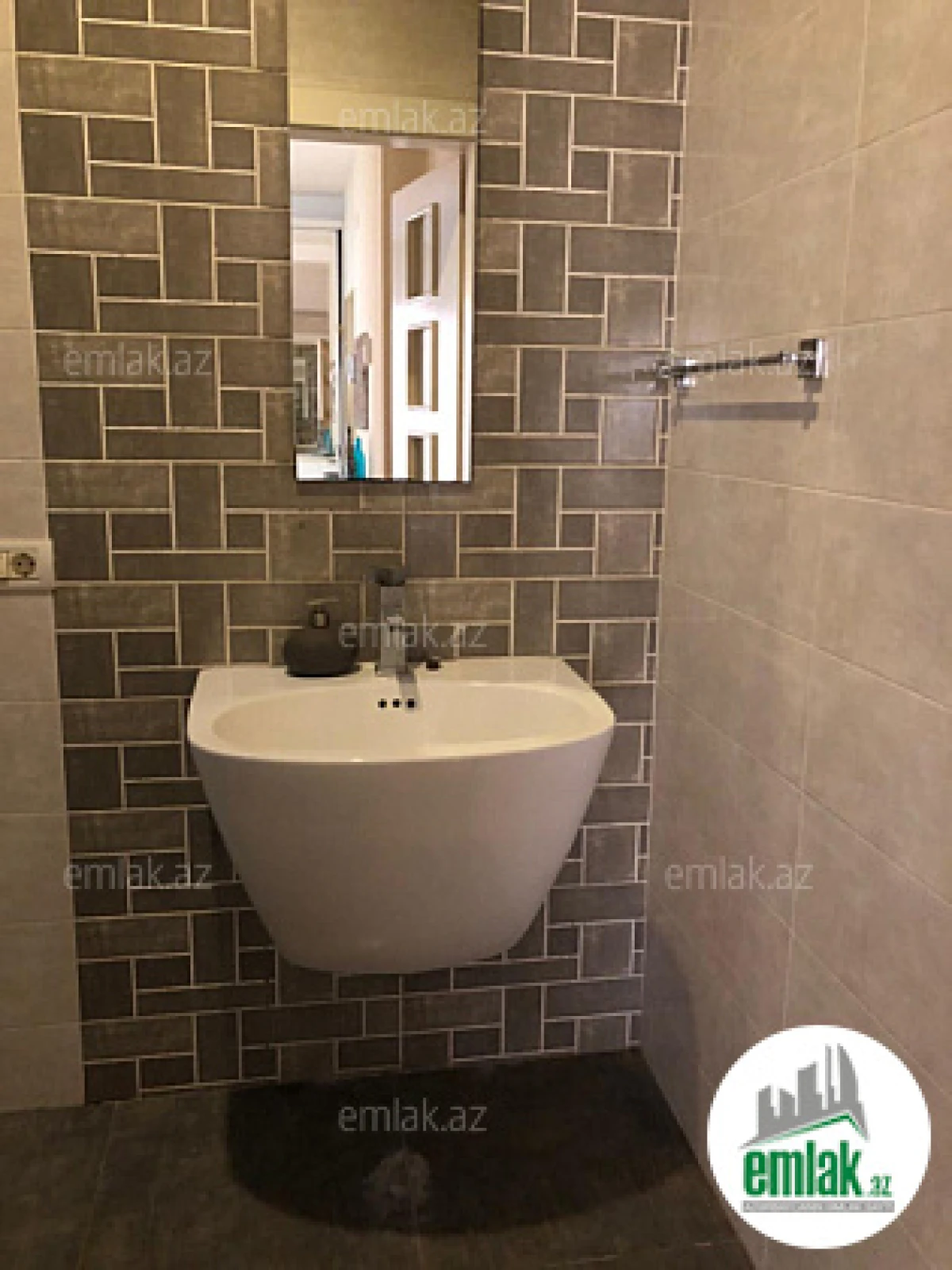 Satılır 6 otaqlı yeni tikili 435.5 m²