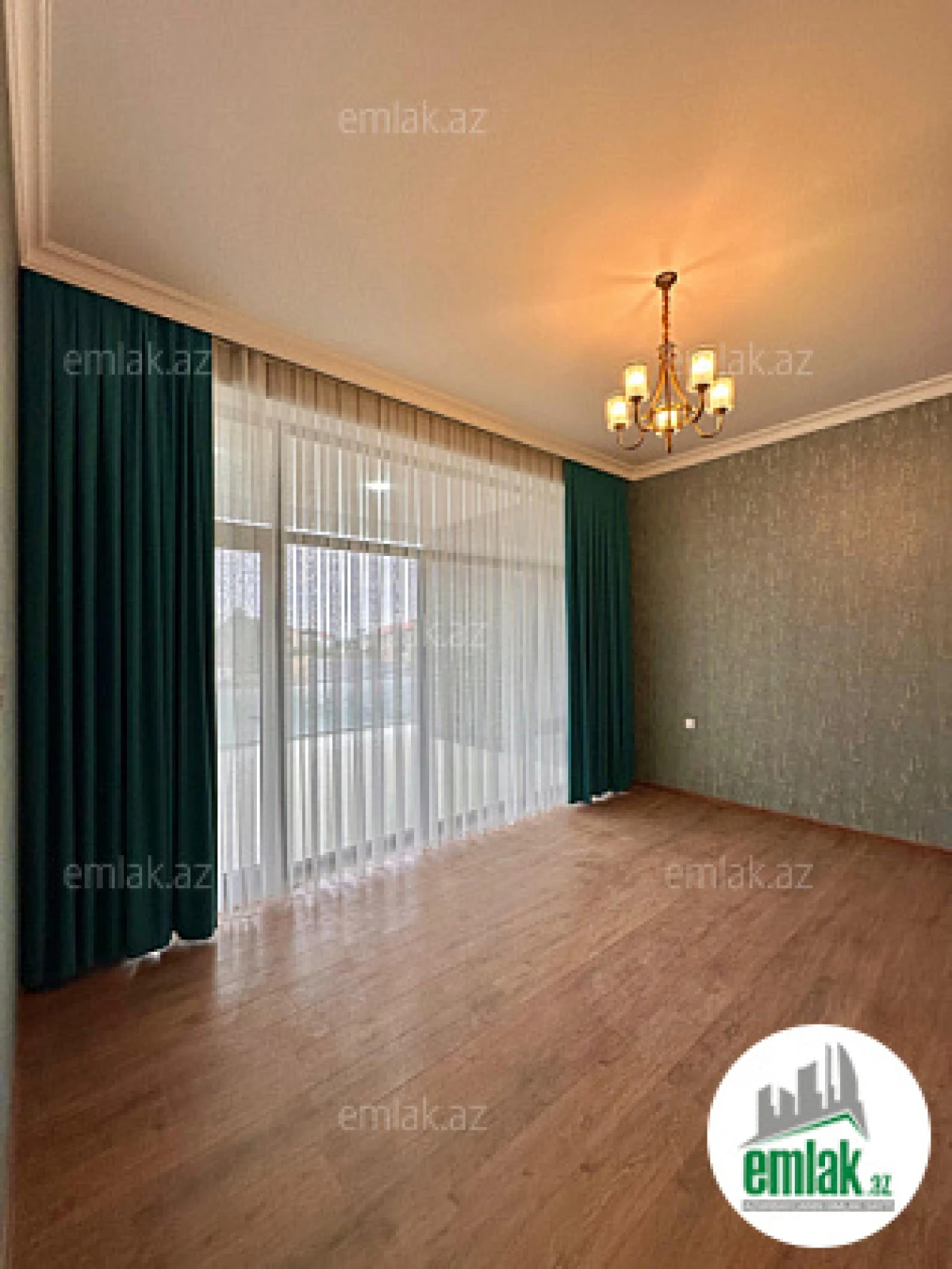 Satılır 6 otaqlı mənzil 350 m²
