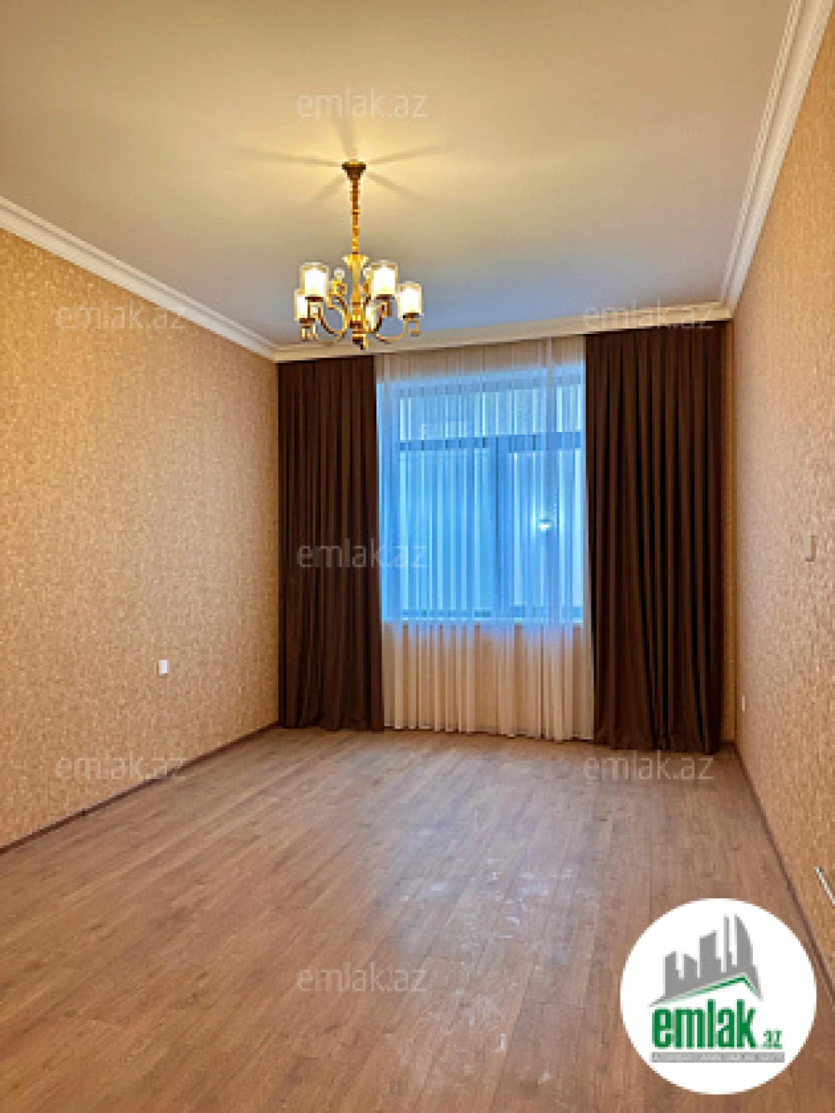 Satılır 6 otaqlı mənzil 350 m²