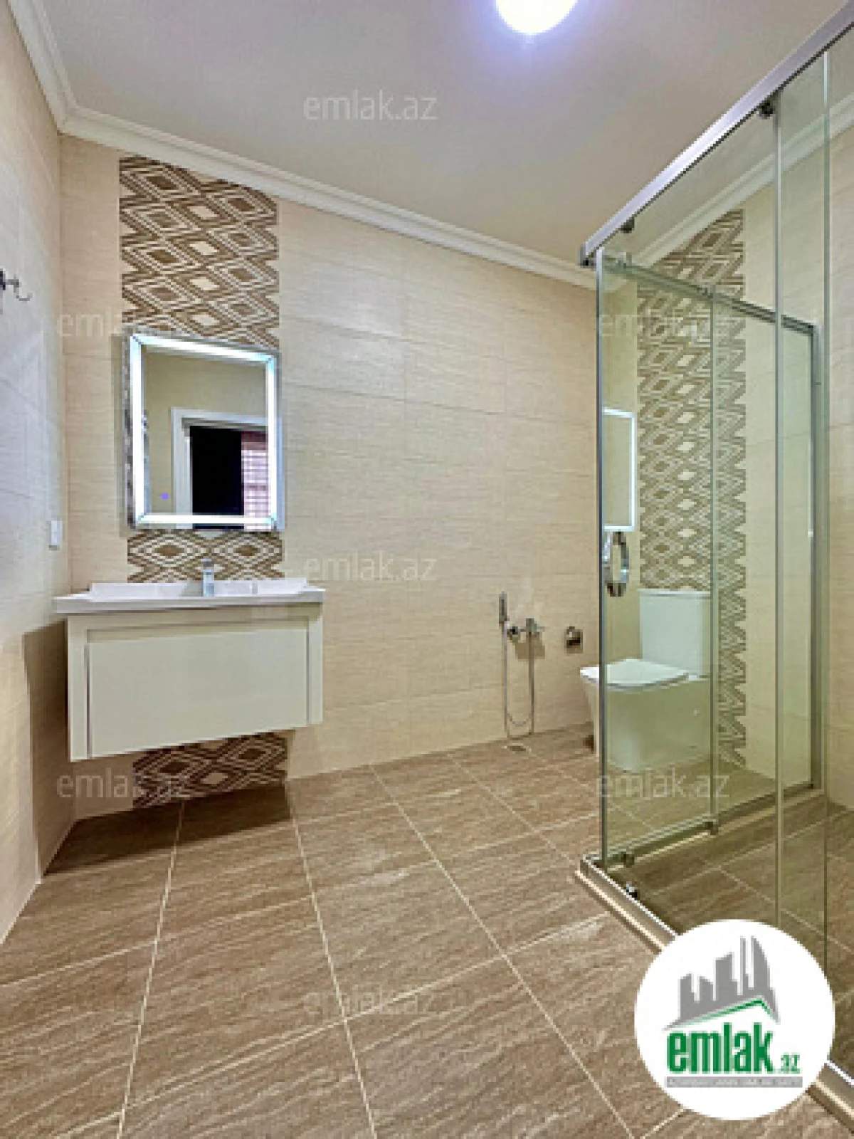 Satılır 6 otaqlı mənzil 350 m²