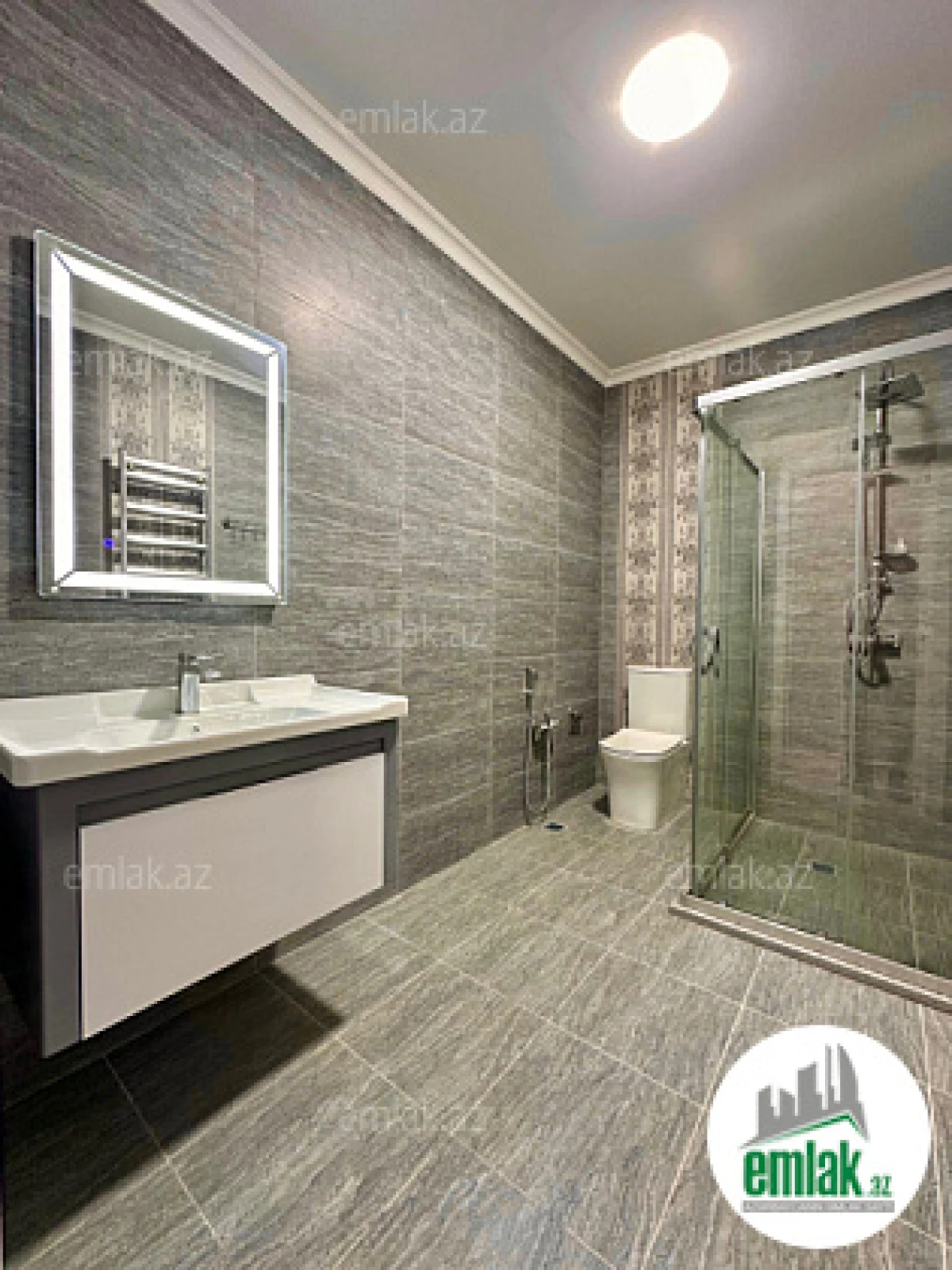 Satılır 6 otaqlı mənzil 350 m²