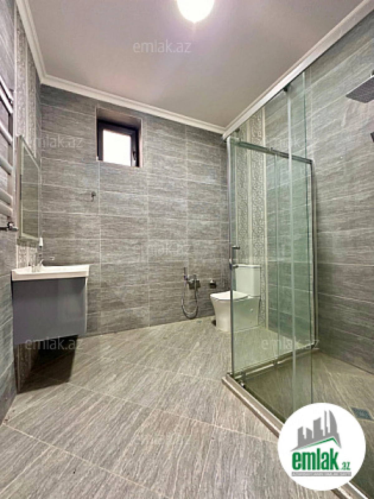 Satılır 6 otaqlı mənzil 350 m²