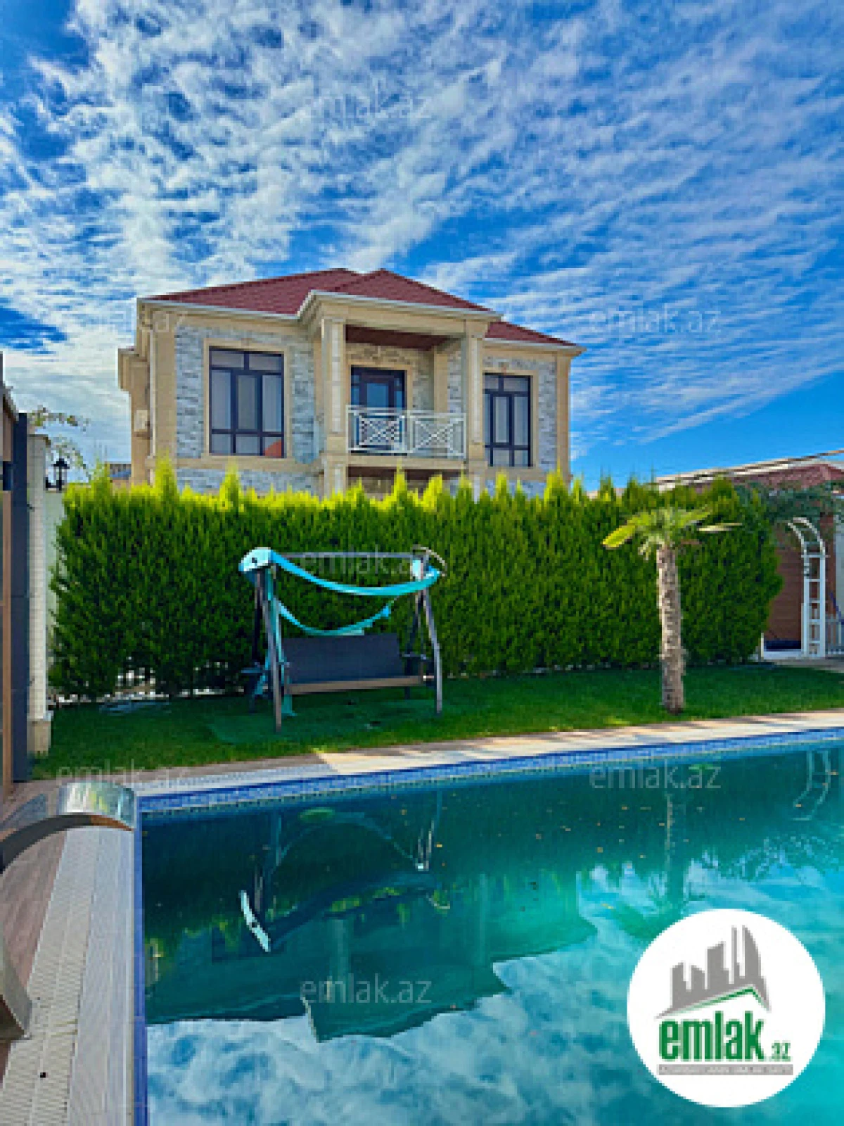 Satılır 6 otaqlı mənzil 250 m²