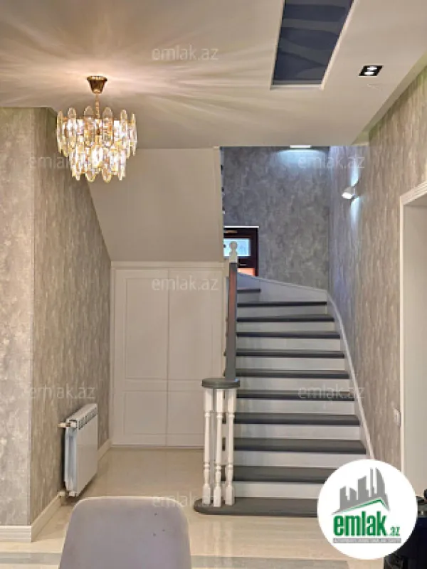 Satılır 6 otaqlı mənzil 250 m²