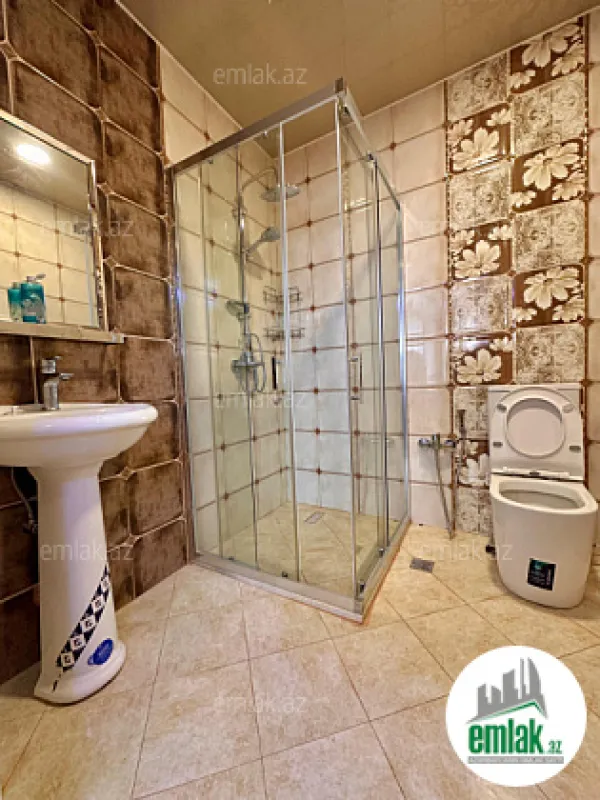 Satılır 6 otaqlı mənzil 250 m²