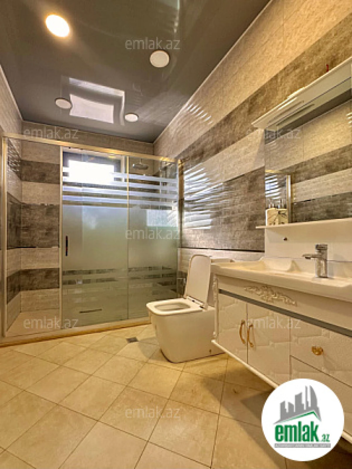 Satılır 6 otaqlı mənzil 250 m²