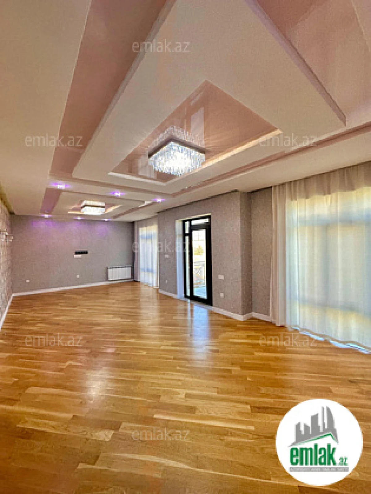 Satılır 6 otaqlı mənzil 250 m²