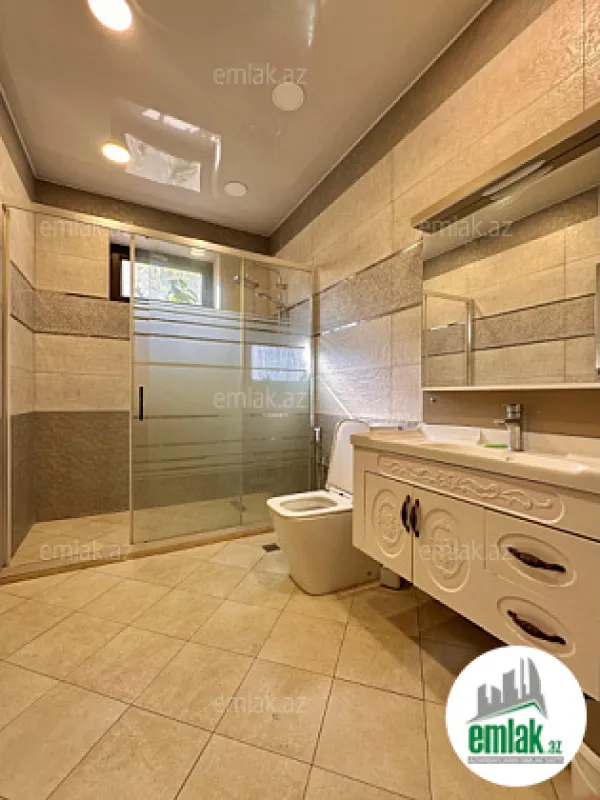 Satılır 6 otaqlı mənzil 250 m²