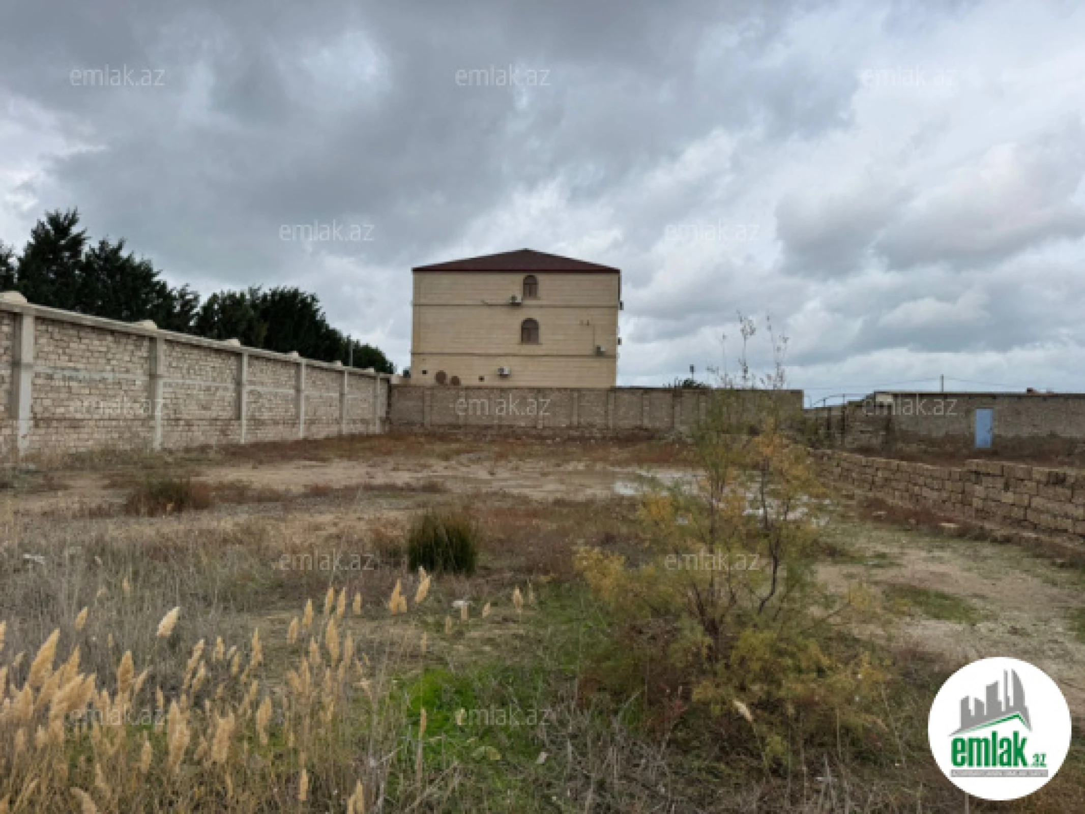 Satılır torpaq sahəsi 12 m²