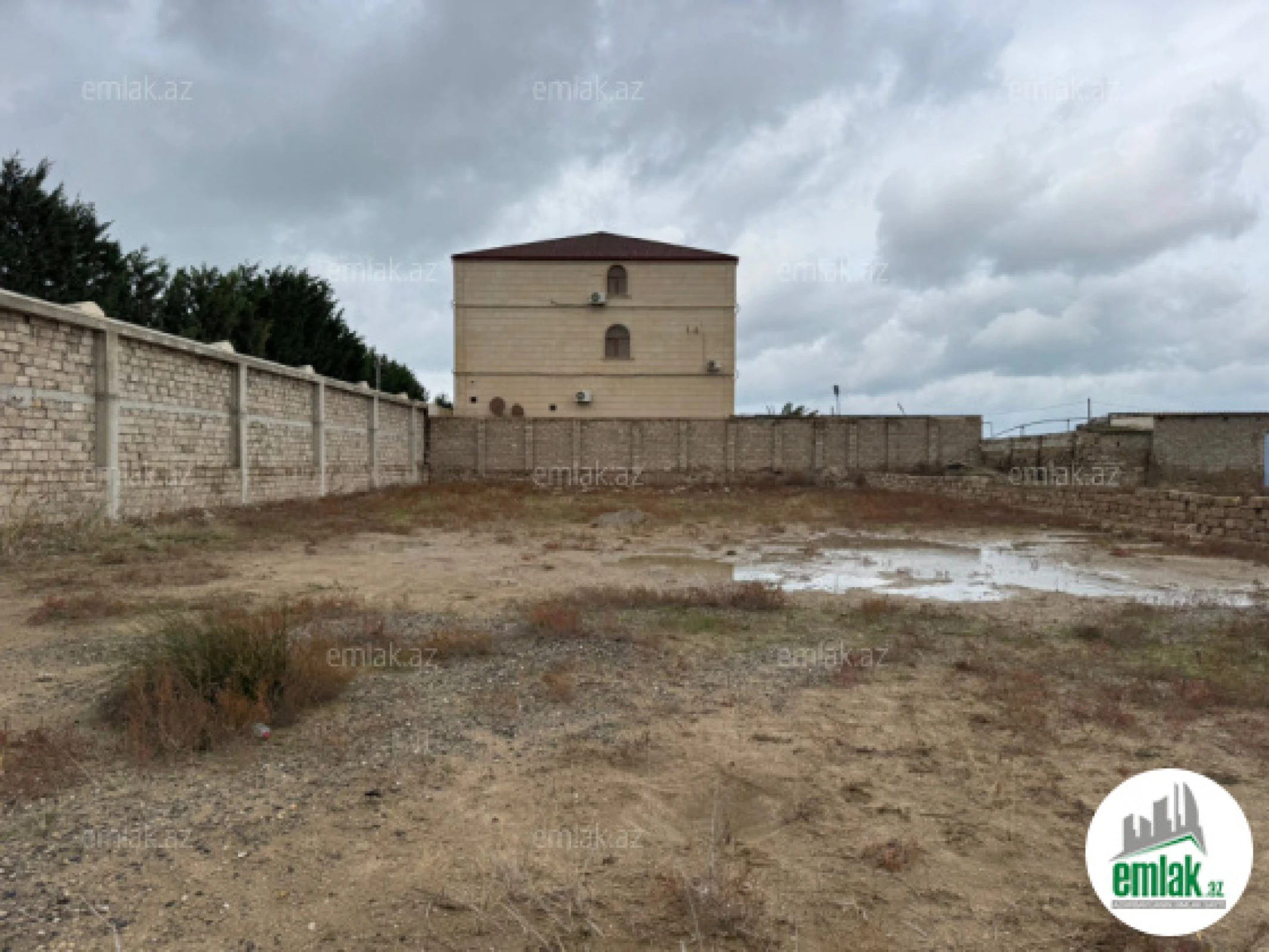 Satılır torpaq sahəsi 12 m²