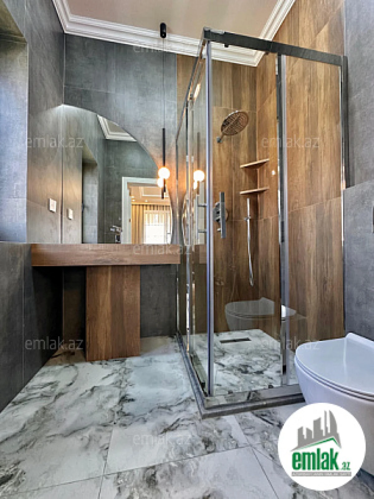 Satılır 6 otaqlı mənzil 460 m²