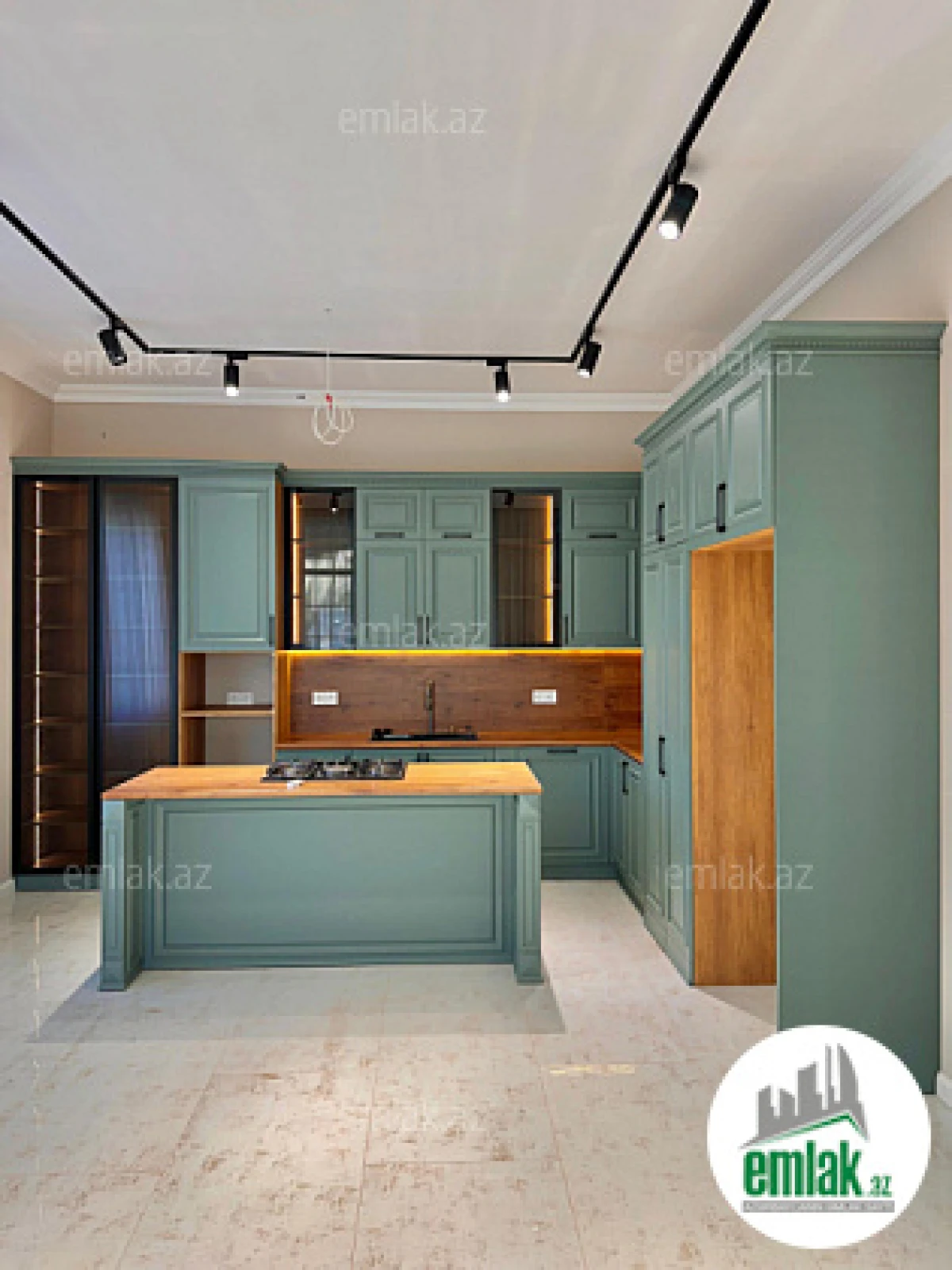 Satılır 6 otaqlı mənzil 460 m²