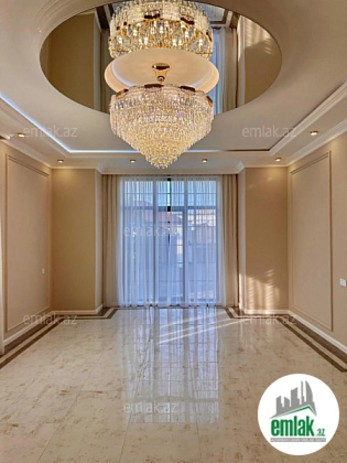 Satılır 6 otaqlı mənzil 460 m²