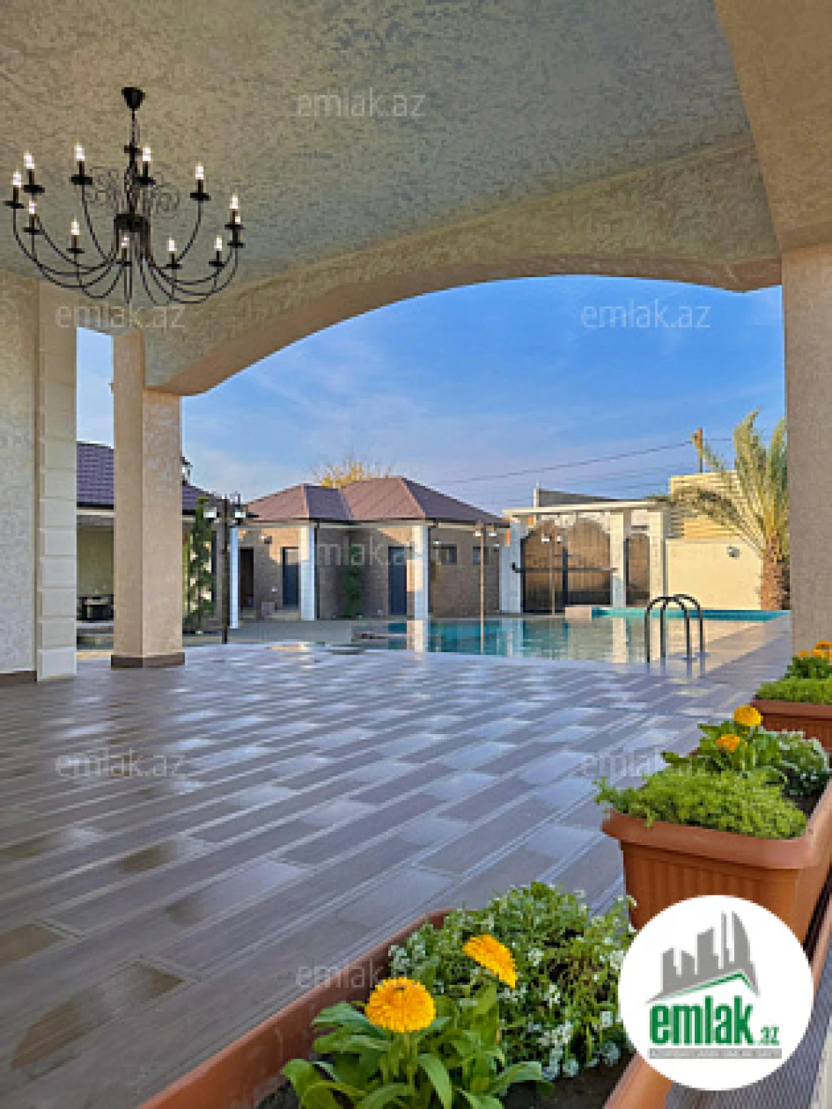 Satılır 6 otaqlı mənzil 460 m²