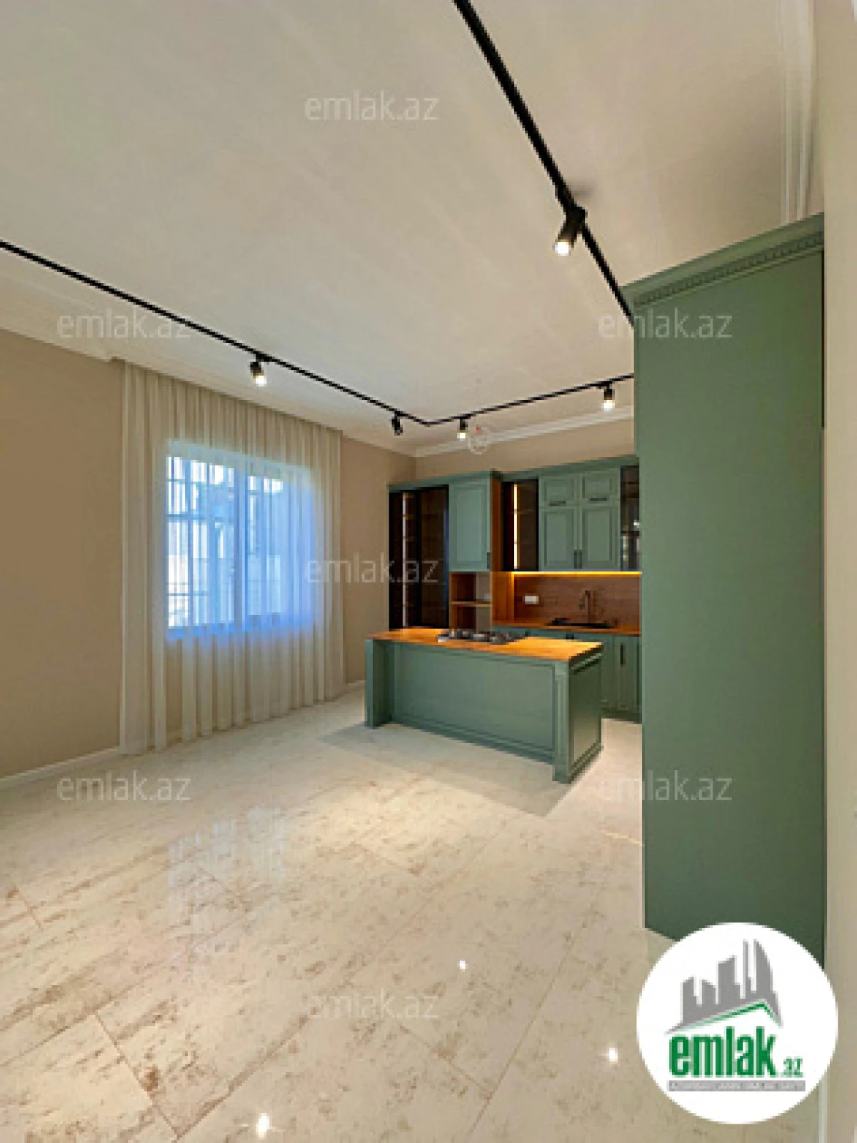 Satılır 6 otaqlı mənzil 460 m²