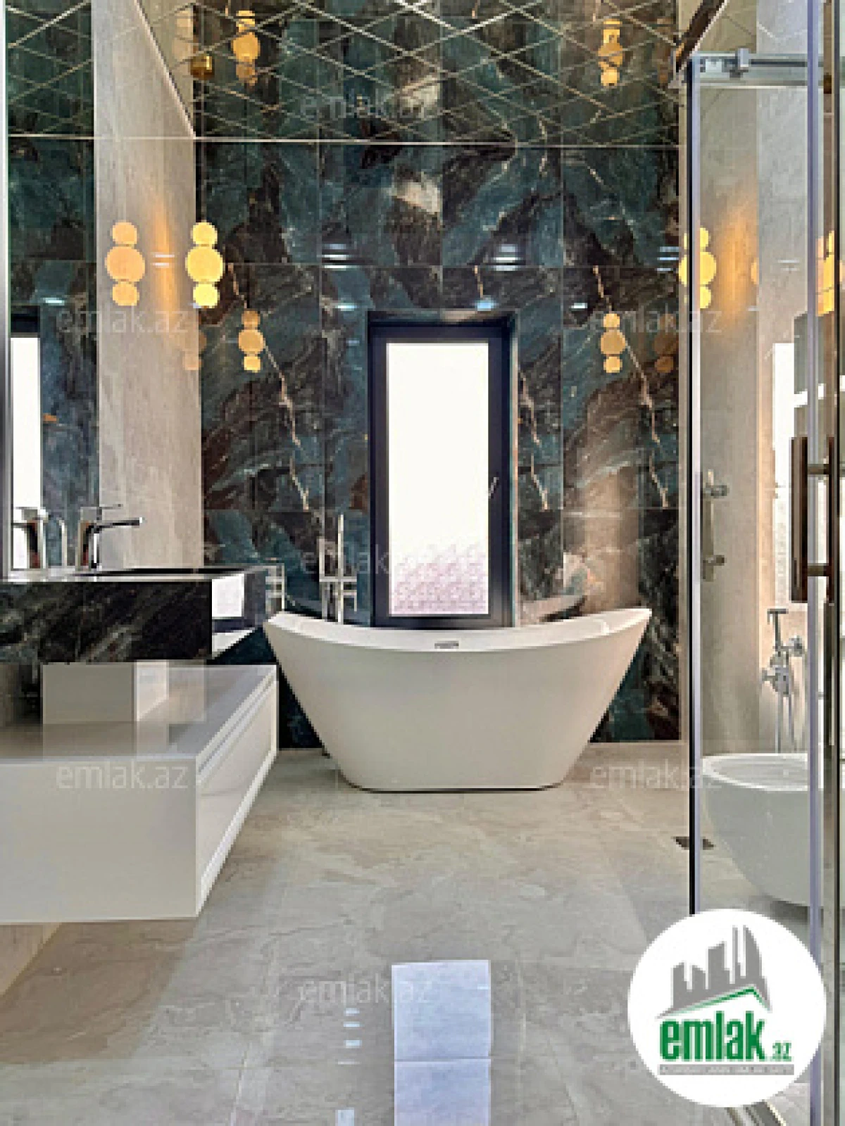 Satılır 6 otaqlı mənzil 460 m²