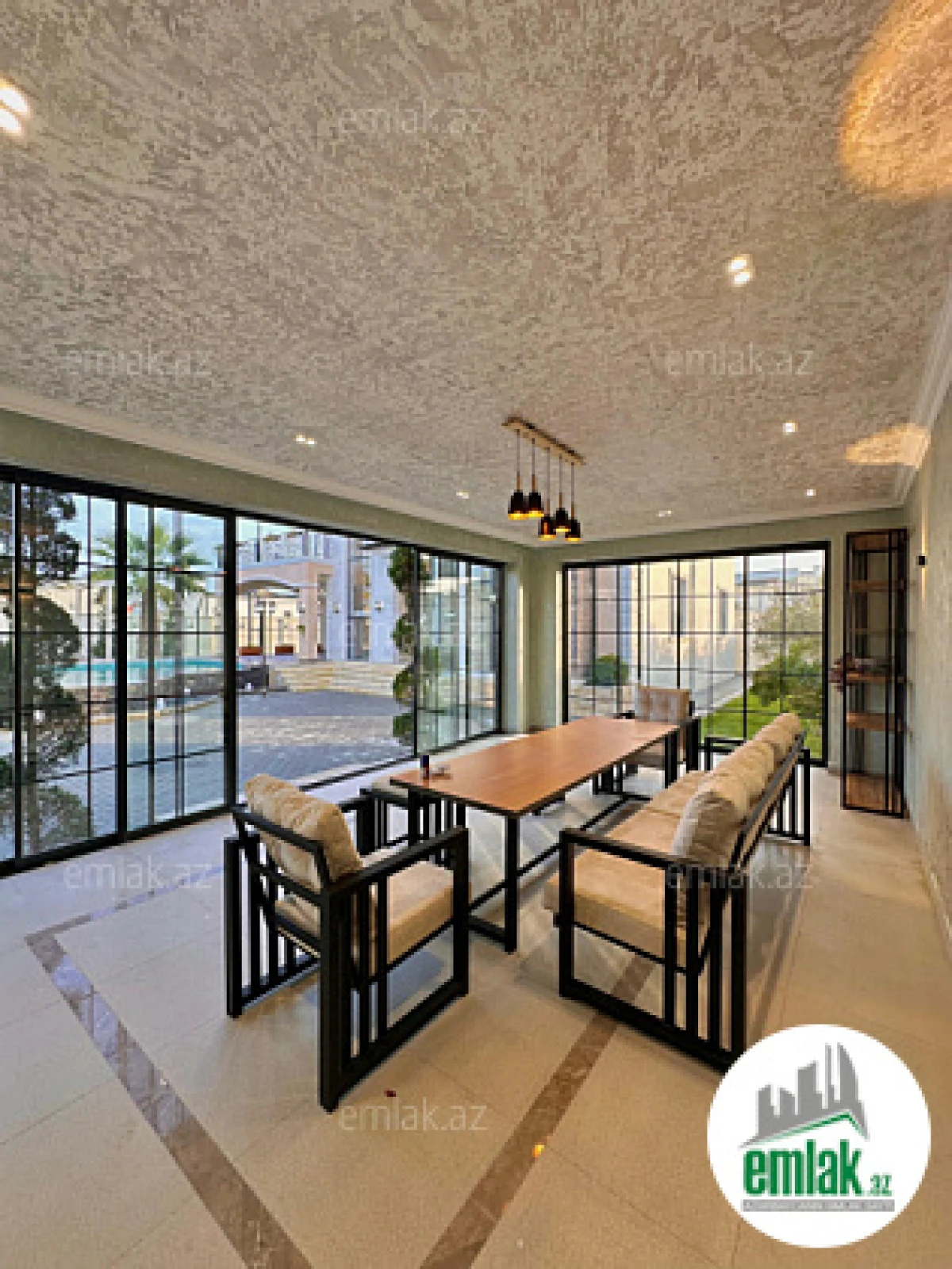 Satılır 6 otaqlı mənzil 460 m²