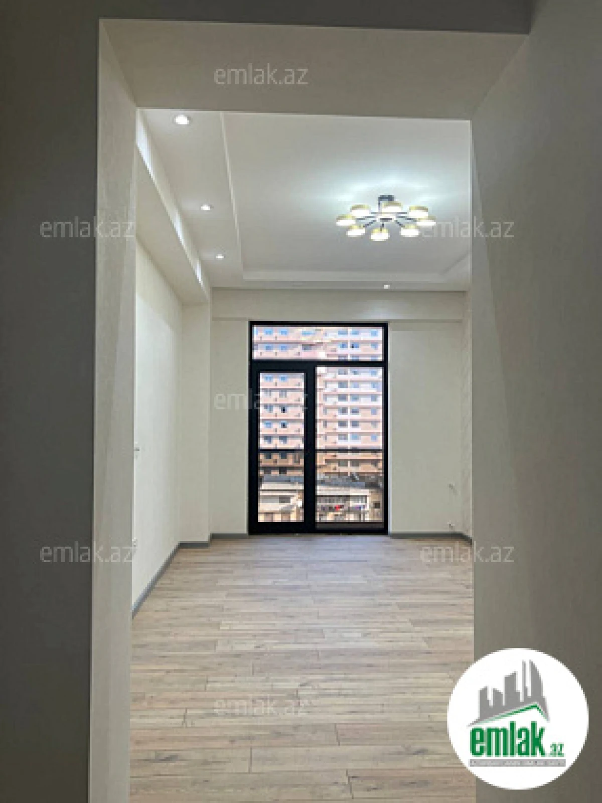 Satılır 2 otaqlı yeni tikili 104 m²