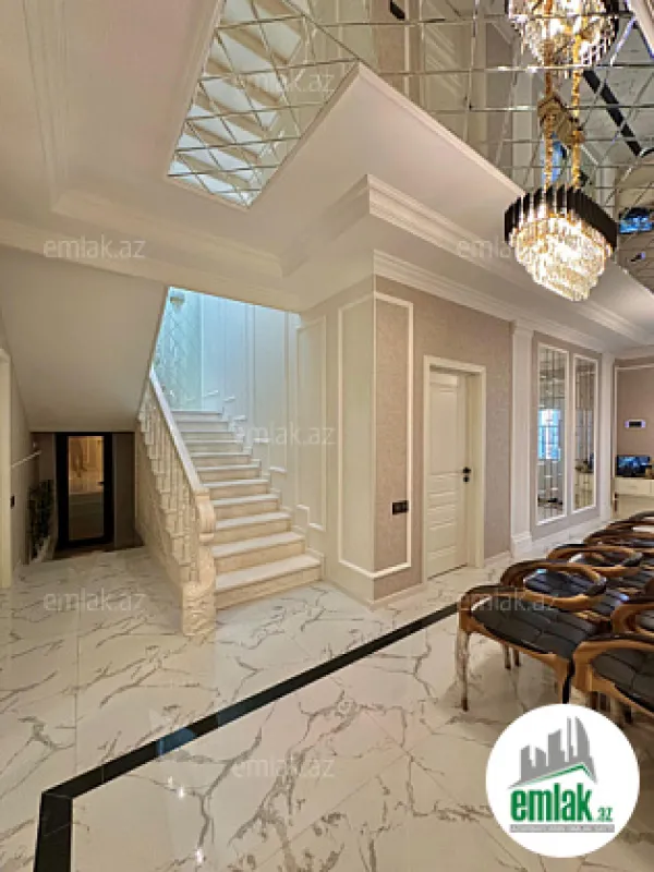 Satılır 6 otaqlı mənzil 360 m²