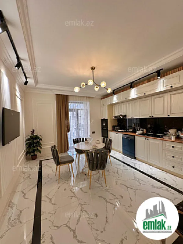 Satılır 6 otaqlı mənzil 360 m²