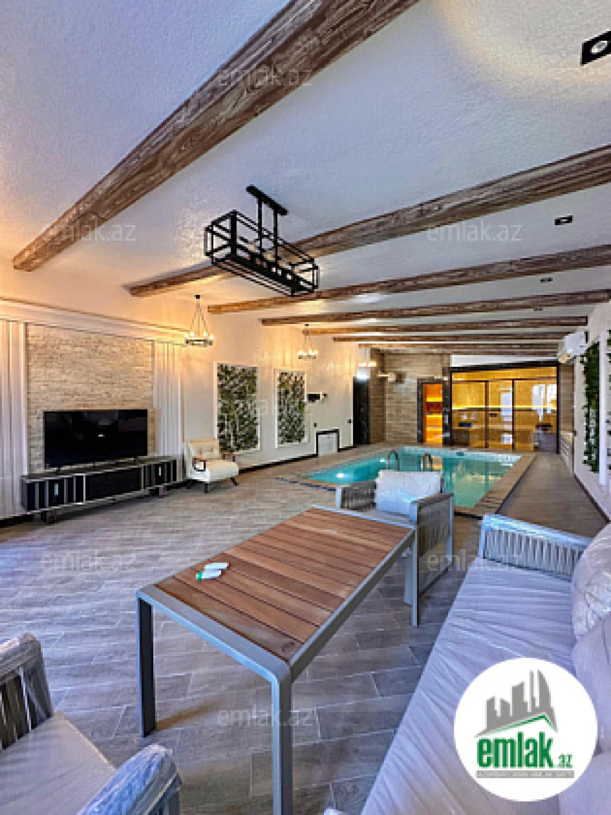 Satılır 6 otaqlı mənzil 360 m²