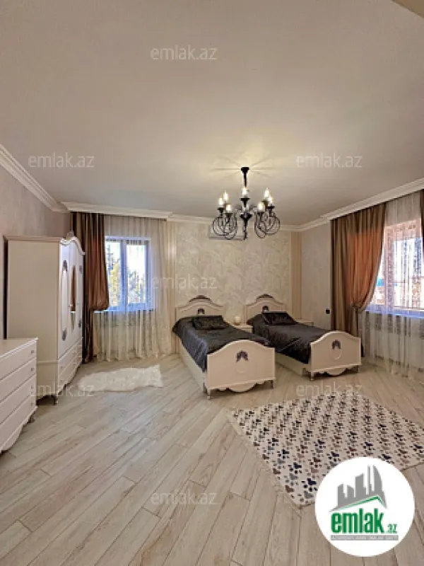 Satılır 6 otaqlı mənzil 360 m²