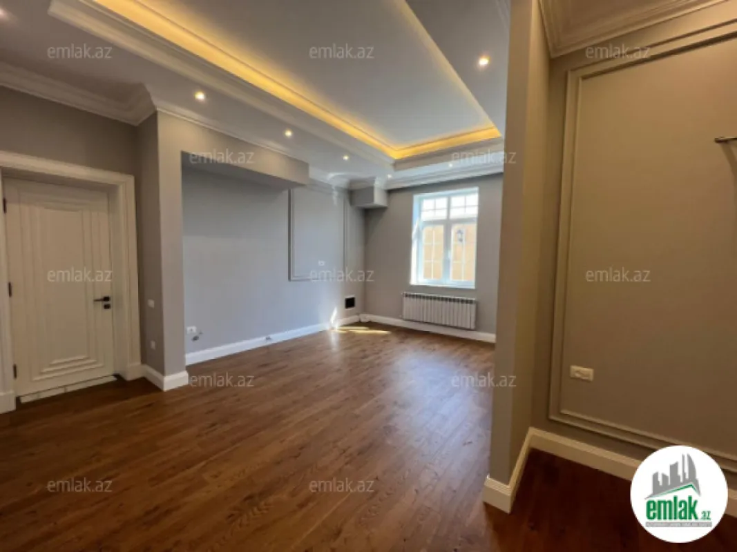 Satılır 6 otaqlı mənzil 450 m²