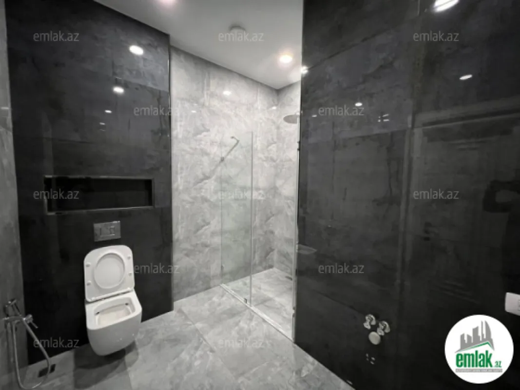 Satılır 6 otaqlı mənzil 450 m²