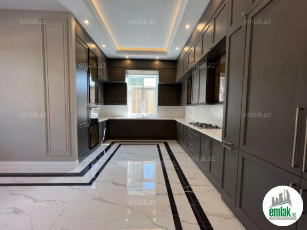 Satılır 6 otaqlı mənzil 450 m²