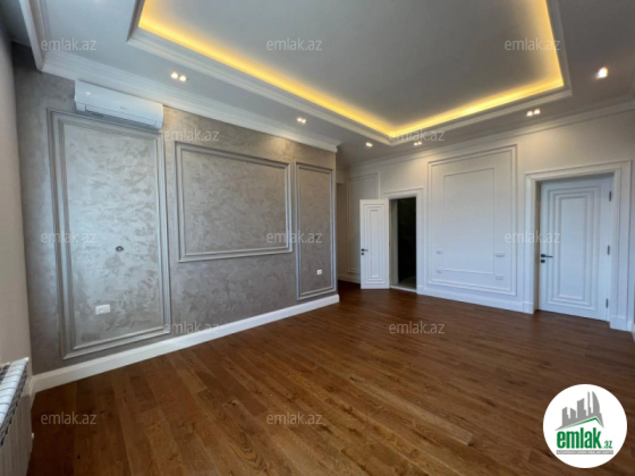 Satılır 6 otaqlı mənzil 450 m²
