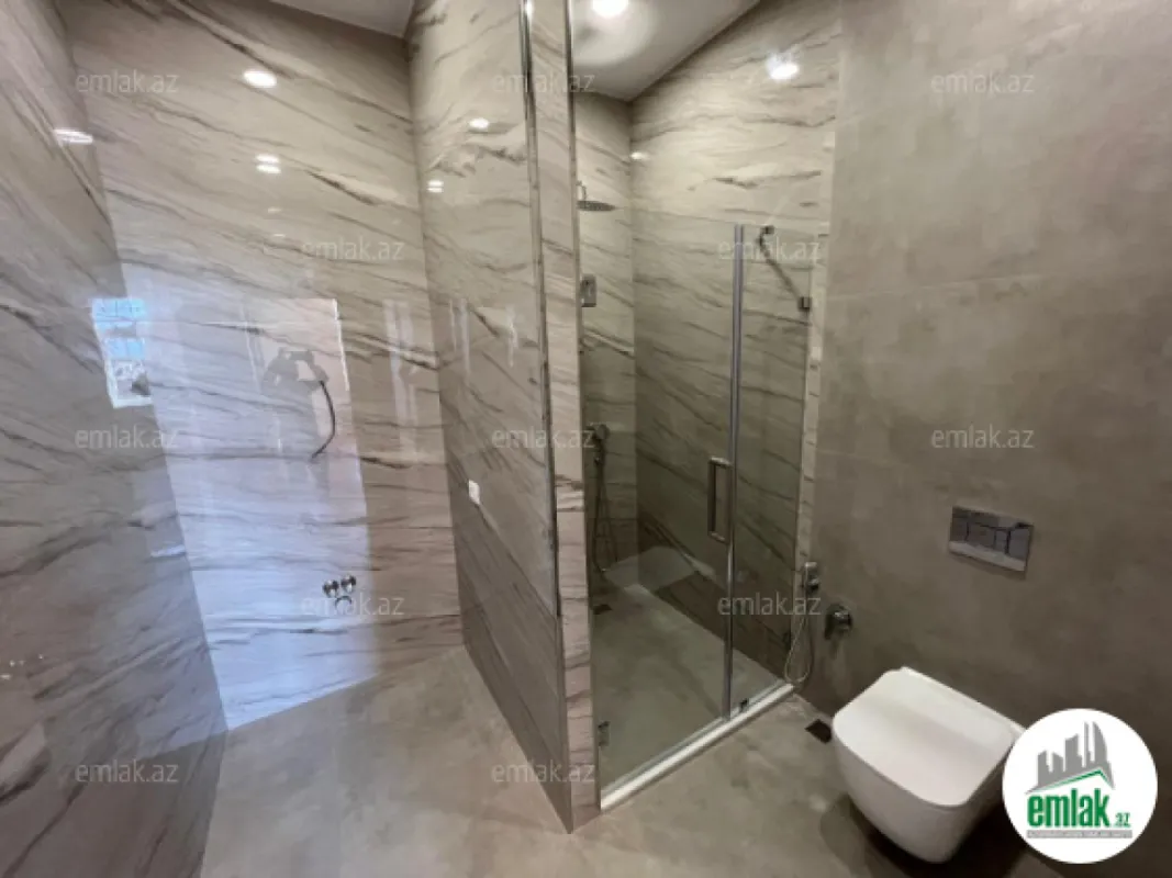 Satılır 6 otaqlı mənzil 450 m²